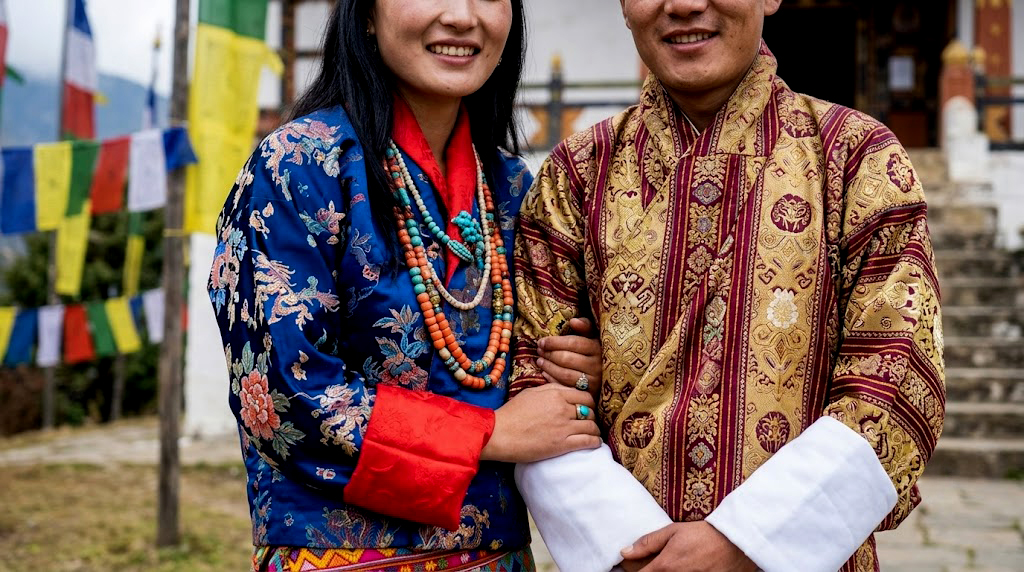 Rực rỡ sắc màu áo cưới châu Á- Áo cưới Bhutan
