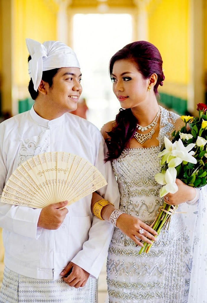 Rực rỡ sắc màu áo cưới châu Á- Áo cưới Burma
