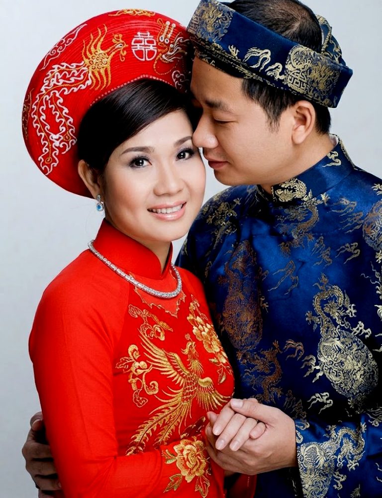 Rực rỡ sắc màu áo cưới châu Á- Áo cưới Việt Nam